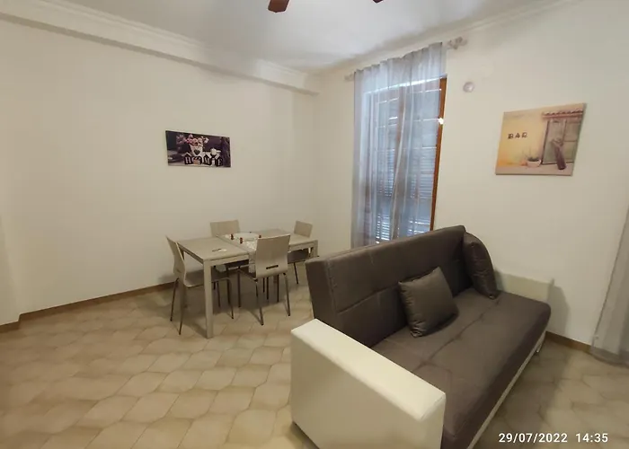 Dell'assunta לינה וארוחת בוקר 4*